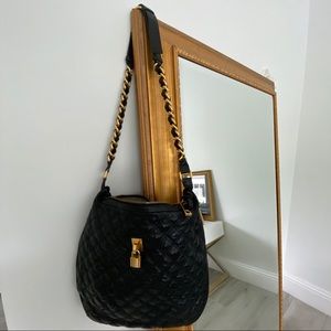 MARK JACOBS CROSS BODY BLACK QUILTED  BAG